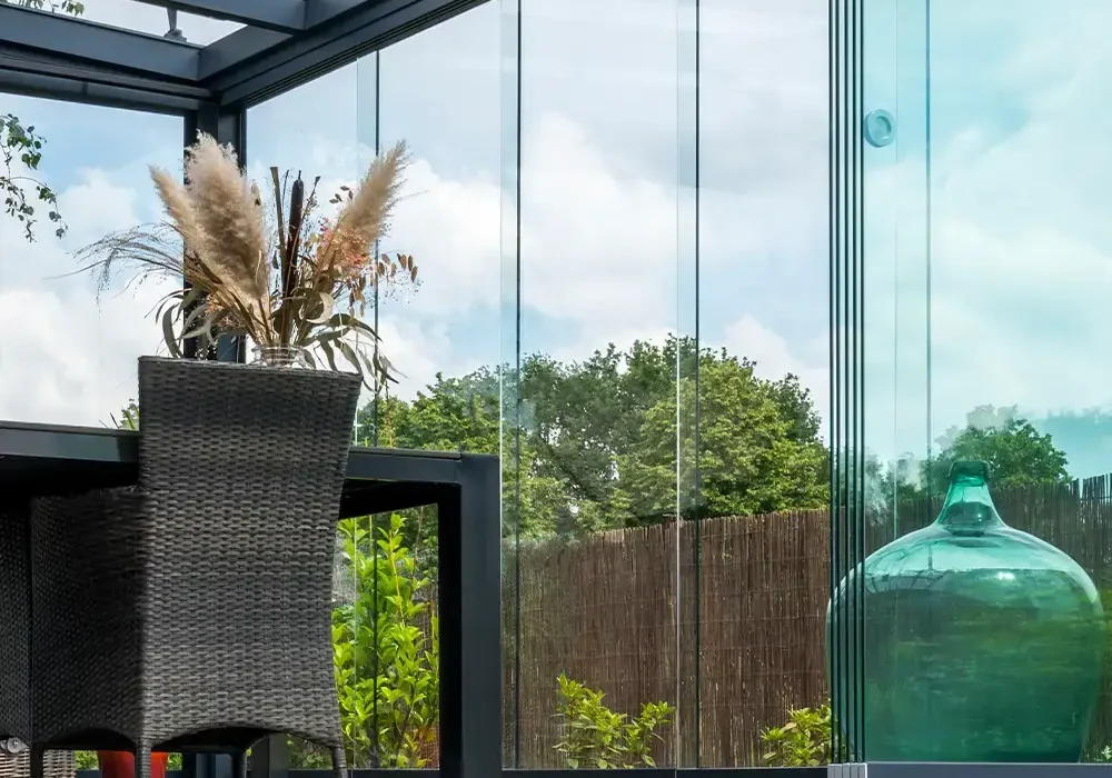 Cube veranda met strakke lijnen en aluminium constructie